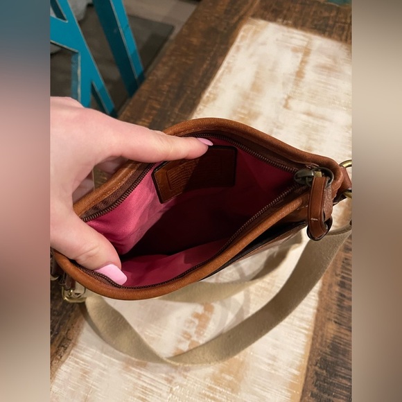 Coach Brown Leather Crossbody Bag | Classic Vintage Style | Adjustable Strap - Picture 5 of 7